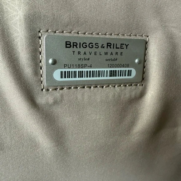 Briggs & Riley Black 4 wheel under seat carry-on - Picture 9 of 14